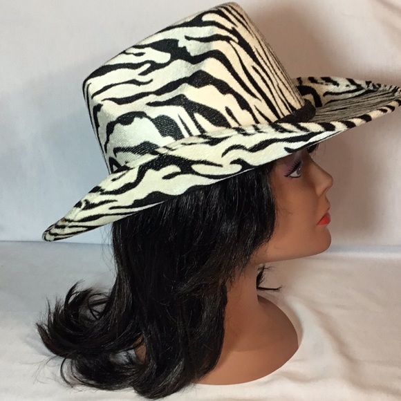 Lovely’s Collection - Picture 4 of 5